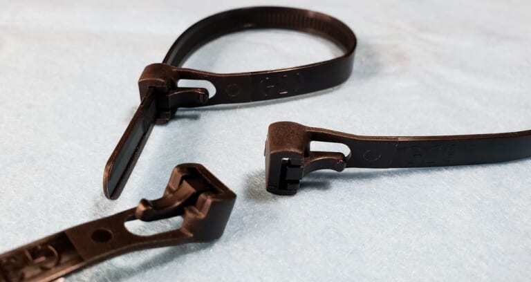 結束バンド|リピートタイプ|結束バンド、切らなくても外せる?! 「非常時に役立つ」使い捨て”ワンウェイ”タイプも再利用する方法