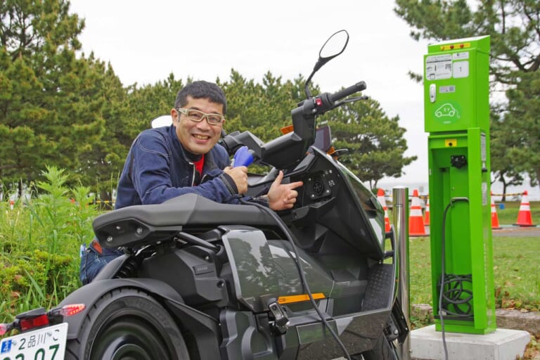 BMW CE04|充電|シティライド最適設計! BMWの電動バイク CE04試乗インプレッション