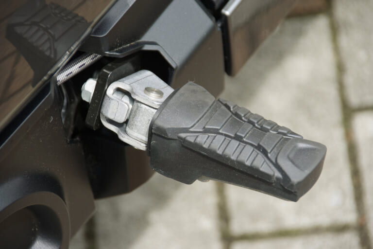 BMW CE04|ステップ|シティライド最適設計! BMWの電動バイク CE04試乗インプレッション