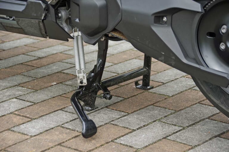 BMW CE04|センタースタンド|シティライド最適設計! BMWの電動バイク CE04試乗インプレッション