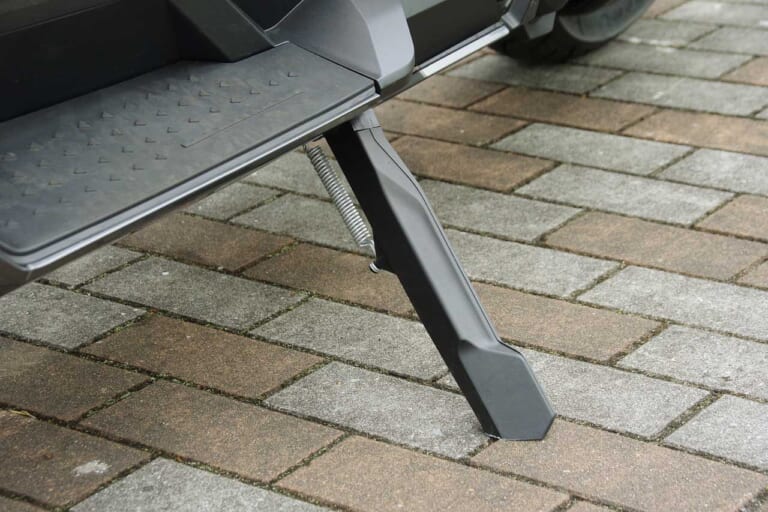 BMW CE04|サイドスタンド|シティライド最適設計! BMWの電動バイク CE04試乗インプレッション