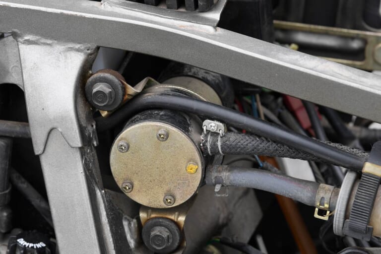 ヤマハFZ750|電磁ポンプ|‘80s国産名車 ヤマハFZ750 完調メンテナンス【消耗部品はそれなりに揃うが、状況は厳しい】