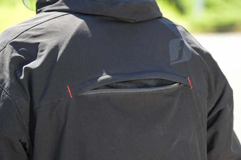 フラッグシップ リフレイムジャケット|エアインテーク|焚き火に当たれる多機能バイクウエア! フラッグシップ リフレイムジャケット試用インプレッション【難燃&拡張の強力タッグ】