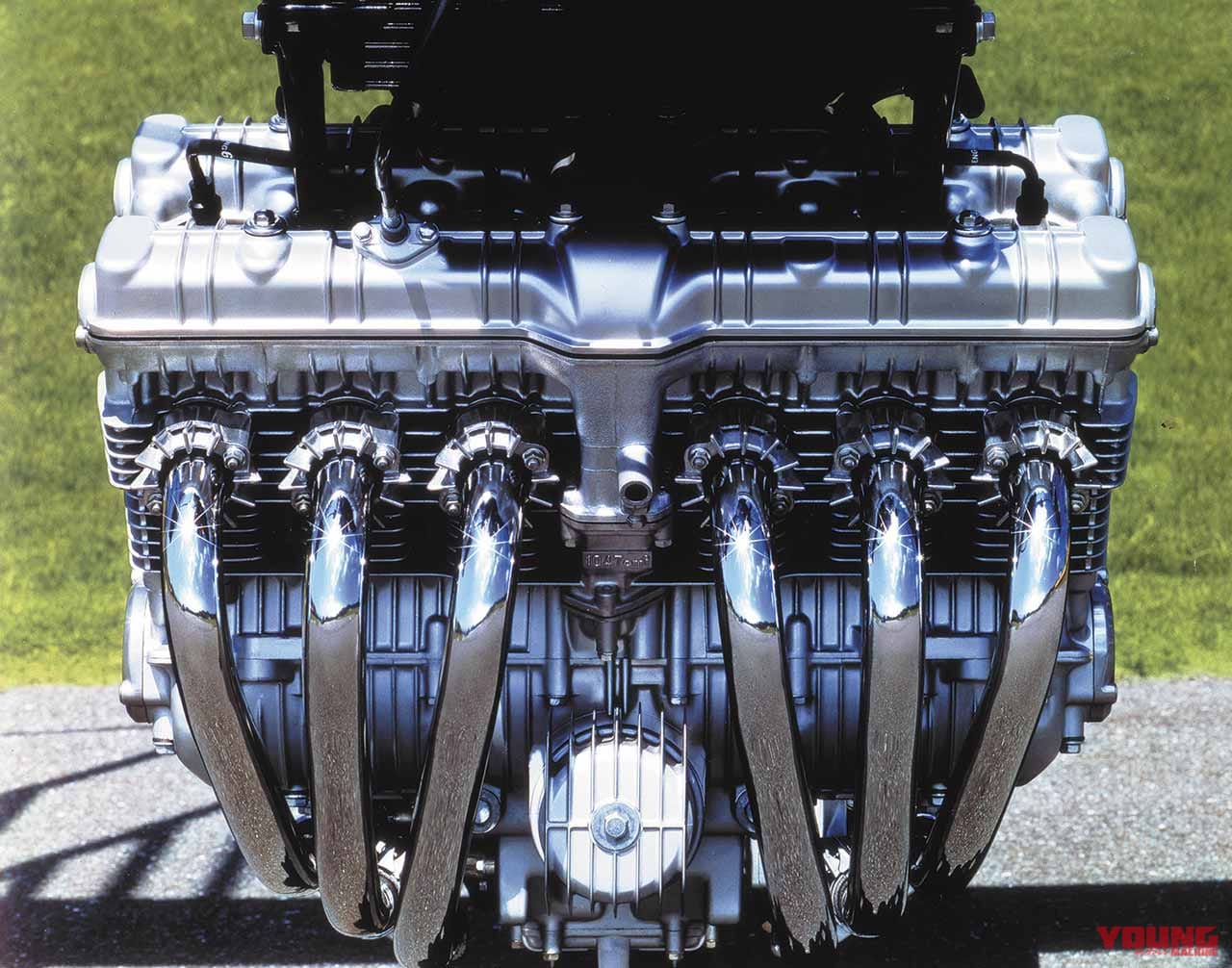 |量産二輪初の”24バルブ インライン6”:ホンダCBX【あの素晴らしい名車をもう一度】