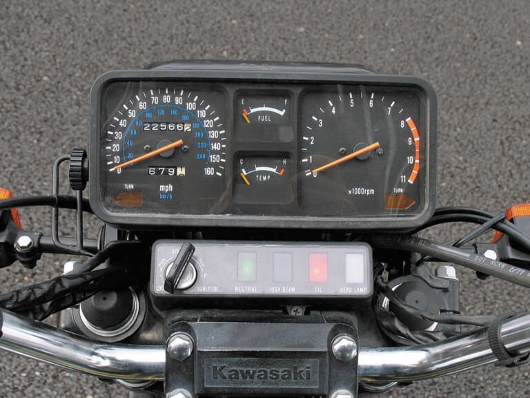 '79 カワサキ Z1300|「デカすぎる怪物」1970年代国産バイク最大排気量の水冷6気筒ツアラー:カワサキZ1300【あの素晴らしい名車をもう一度】