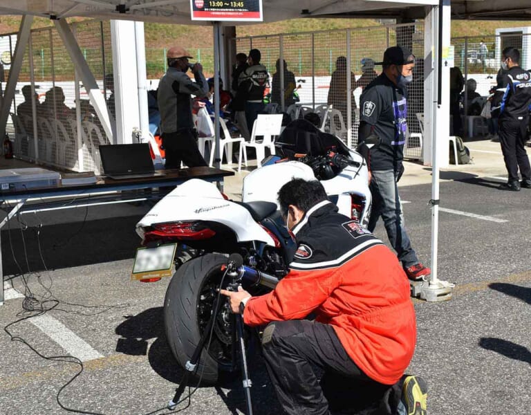 音量測定|【ヨシムラミーティング2022レポート】Z650RS用ストレート管が遂にお披露目! 世界耐久選手権の来期参戦についてもヨシムラに”動き”アリだ!!