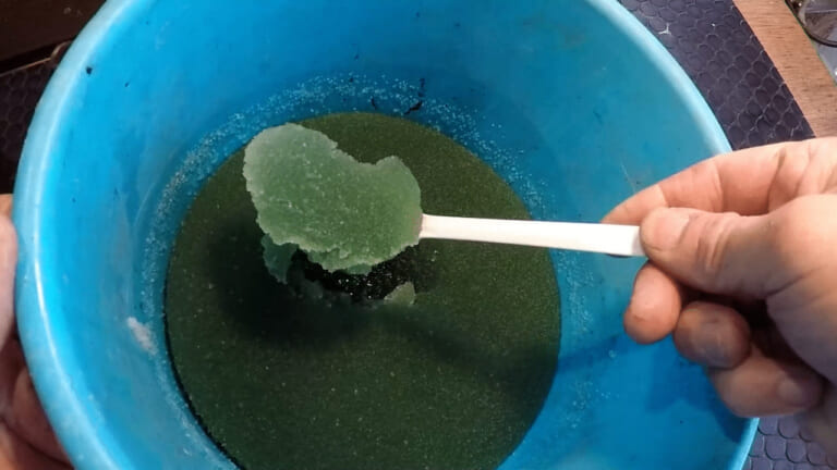 高吸水性ポリマー|そのまま下水に流してはいけないメンテ系廃液を“燃えるゴミ”にする方法