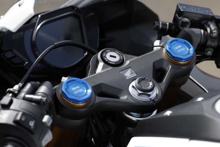 ホンダ|CBR250RR|日本仕様|ホンダ対カワサキの覇権争いが再燃! 新型「CBR250RR」vs「ニンジャZX-25RR」を比較