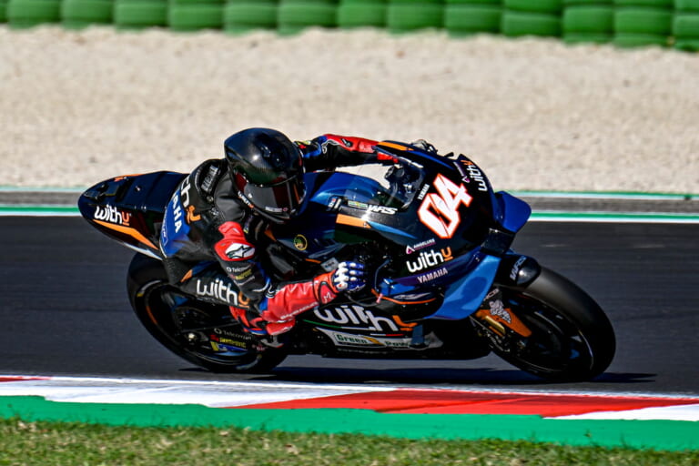 アルパインスターズ|スーパーテックR10|ヘルメット|開発中|かっこよ! アルパインスターズがカーボン製ヘルメット「スーパーテックR10」を開発中、最高峰の安全性と空力性能を追求