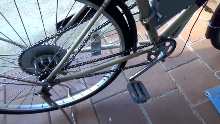 自作モペット製作記|中国製エンジンでママチャリをオートバイに! 2本チェーンは外観がシュールすぎ?〈自作モペット製作記 #7〉