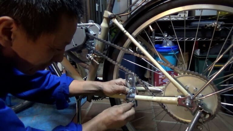 自作モペット製作記|中国製エンジンでママチャリをオートバイに! 2本チェーンは外観がシュールすぎ?〈自作モペット製作記 #7〉