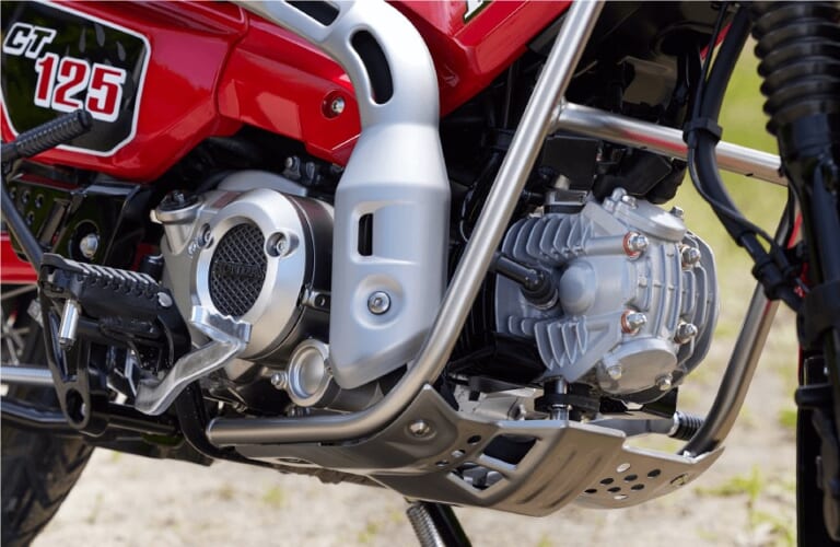 エンジン|CT125ハンターカブ|ダックス125とハンターカブ、同じ44万円だけど どっちがいいの? AT限定免許で乗れるホンダの身内ライバルを比較!