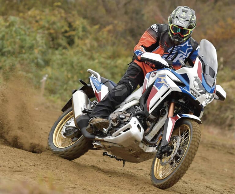 テールスライドイメージ|Q17:「トラクションコントロール」って何だ? どんな時に役立つ?【30秒でわかる! バイクの疑問】