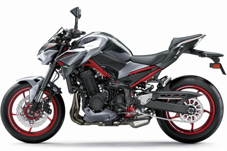 KAWASAKI Z900|最新相場もわかる! 人気バイク歴代モデル図鑑:カワサキZ900【銀×赤登場の2023年モデル】