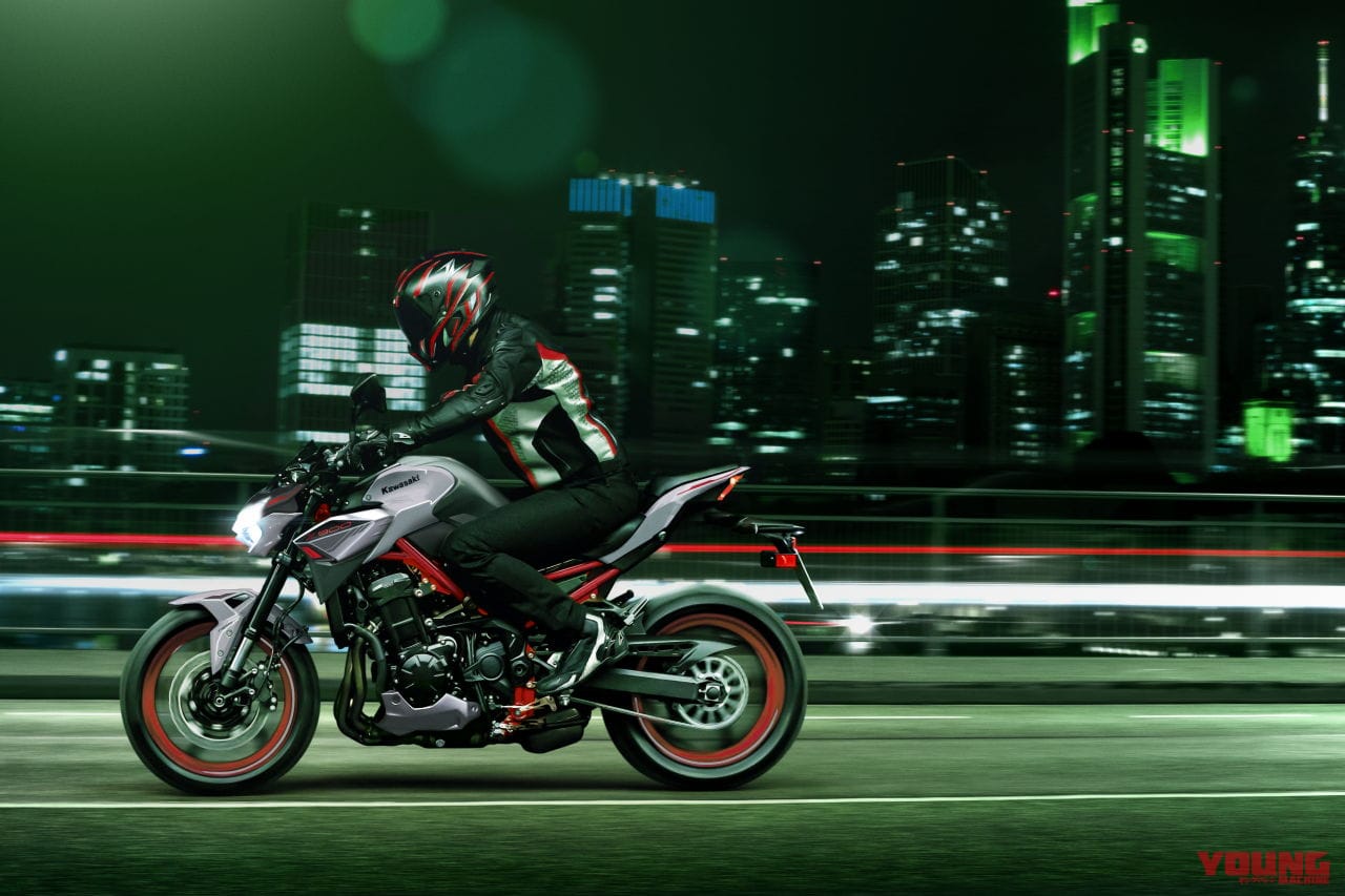 カワサキ|Z900|2023年モデル|カワサキ「Z900」がカラーチェンジ! 赤いフレーム&ホイールに新グラフィックの銀×灰