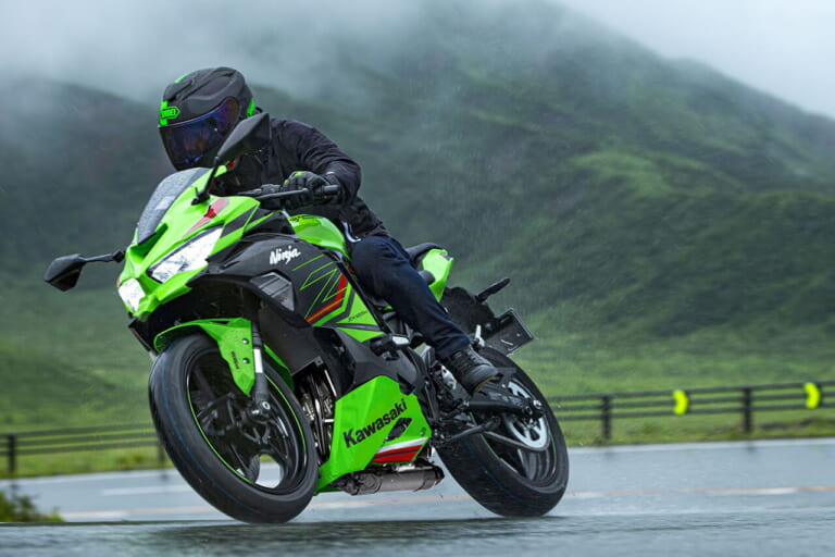 カワサキ|ニンジャZX-25R|タイ仕様|カワサキ新型「ニンジャZX-25R SE」がタイに登場! 現行日本仕様はタイ生産、ということはもうすぐ……なの?!