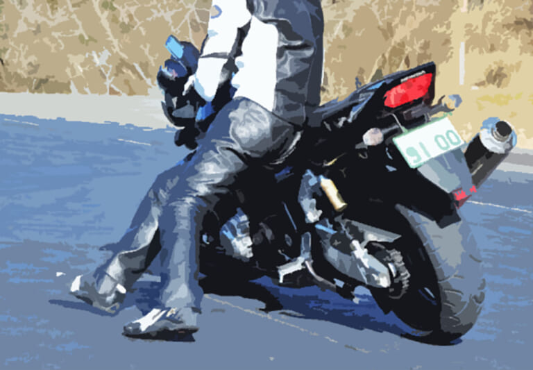 Q25：「腰で押す」? 重く感じない取り回し方を教えて!【30秒でわかる! バイクの疑問】