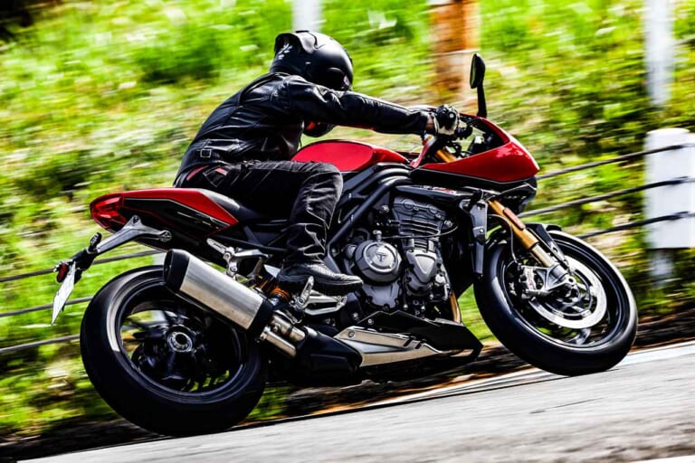 Q34：「トラクションをかける」ってどうやる? 何のため??【30秒でわかる! バイクの疑問】（25ページ目）