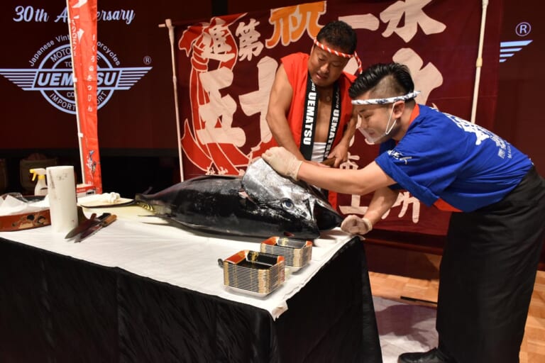 ウエマツ|30周年パーティー|マグロ解体ショー|創業30周年! 日本一の絶版車専門店「ウエマツ」が記念パーティーを開催