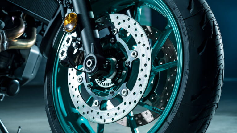 ヤマハ|MT-07|欧州仕様|2023年モデル|ヤマハ新型「MT-07」登場! クイックシフター対応&スマホ連動TFTフルカラーメーター採用【欧州】