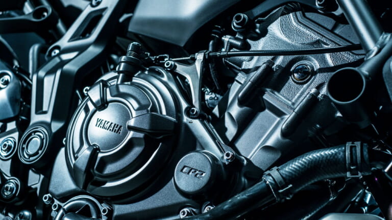 ヤマハ|MT-07|欧州仕様|2023年モデル|ヤマハ新型「MT-07」登場! クイックシフター対応&スマホ連動TFTフルカラーメーター採用【欧州】