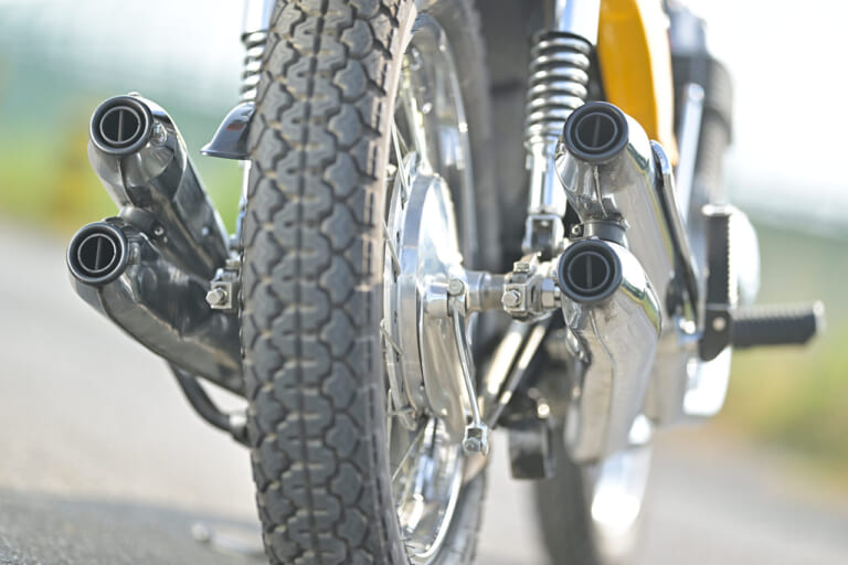 HONDA CB750FOUR|丸山浩の絶版バイク試乗フォト RZ350/GSX1100Sカタナ/CB750フォア【絶版バイクの最新事情】