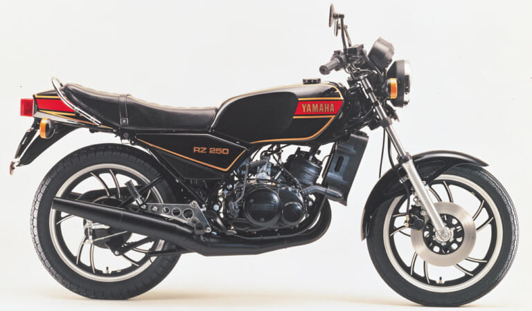 YAMAHA RZ250|ヤマハXSR900:最新国産大型ネオクラ比較試乗インプレ【これがヤマハ流ネオクラシックの回答だ!】