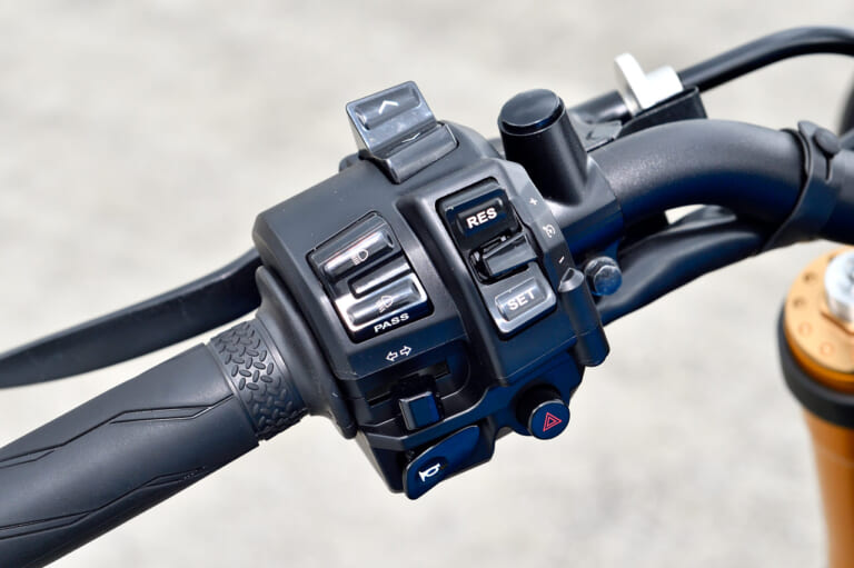 YAMAHA XSR900|ヤマハXSR900:最新国産大型ネオクラ比較試乗インプレ【これがヤマハ流ネオクラシックの回答だ!】