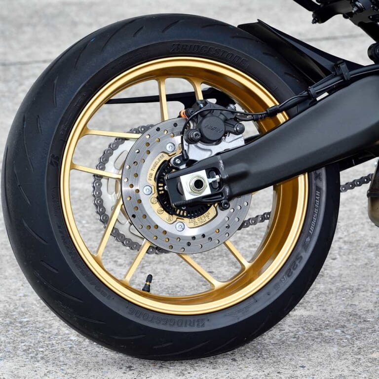 YAMAHA XSR900|ヤマハXSR900:最新国産大型ネオクラ比較試乗インプレ【これがヤマハ流ネオクラシックの回答だ!】