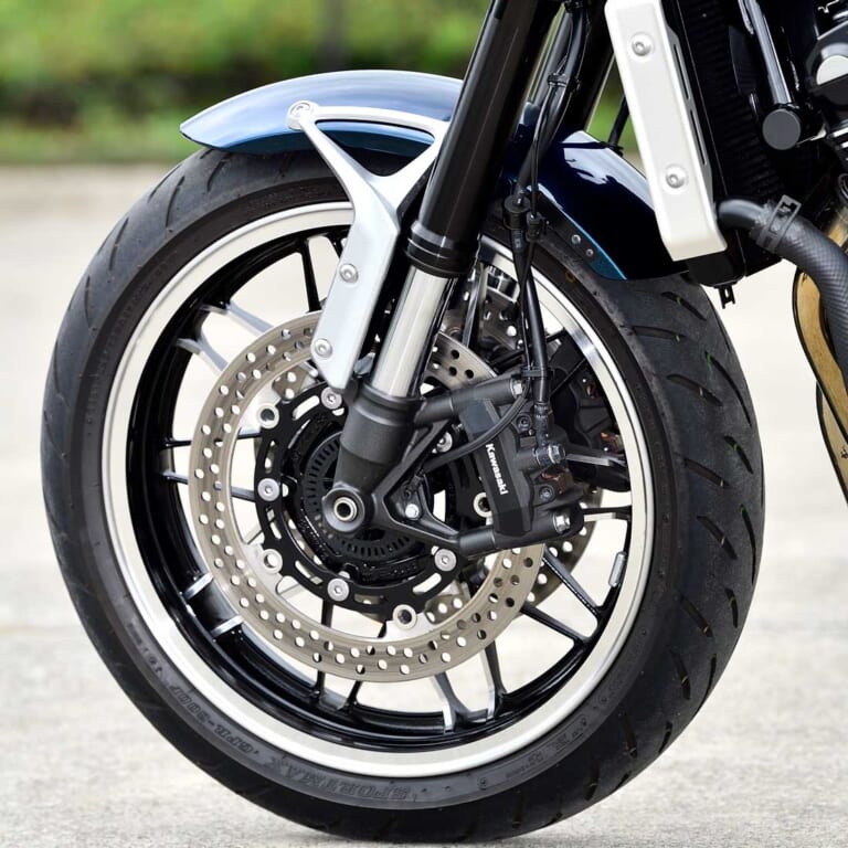 KAWASAKI Z900RS|カワサキZ900RS:最新国産大型ネオクラ比較試乗インプレ【連綿と続くZの血統。不変こそが最大の武器】