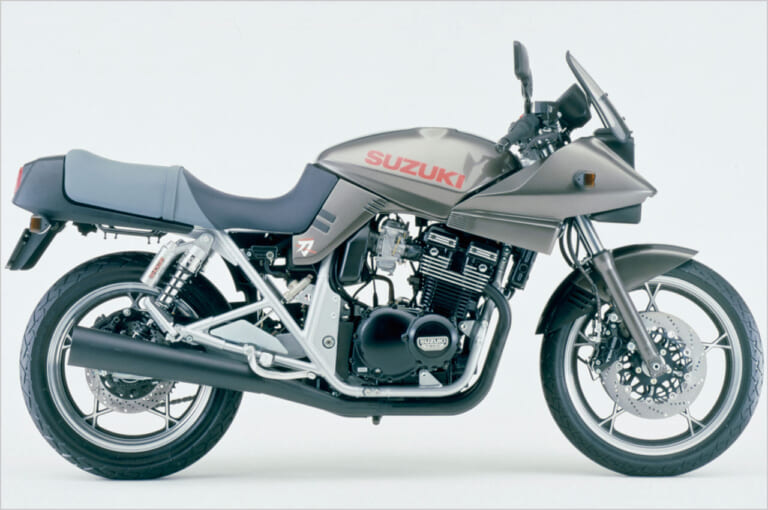 SUZUKI GSX400S KATANA|スズキKATANA:最新国産大型ネオクラ比較試乗インプレ【異形から伝説へ。その歴史は繰り返すのか?】