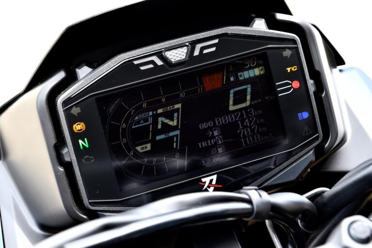 SUZUKI KATANA|スズキKATANA:最新国産大型ネオクラ比較試乗インプレ【異形から伝説へ。その歴史は繰り返すのか?】