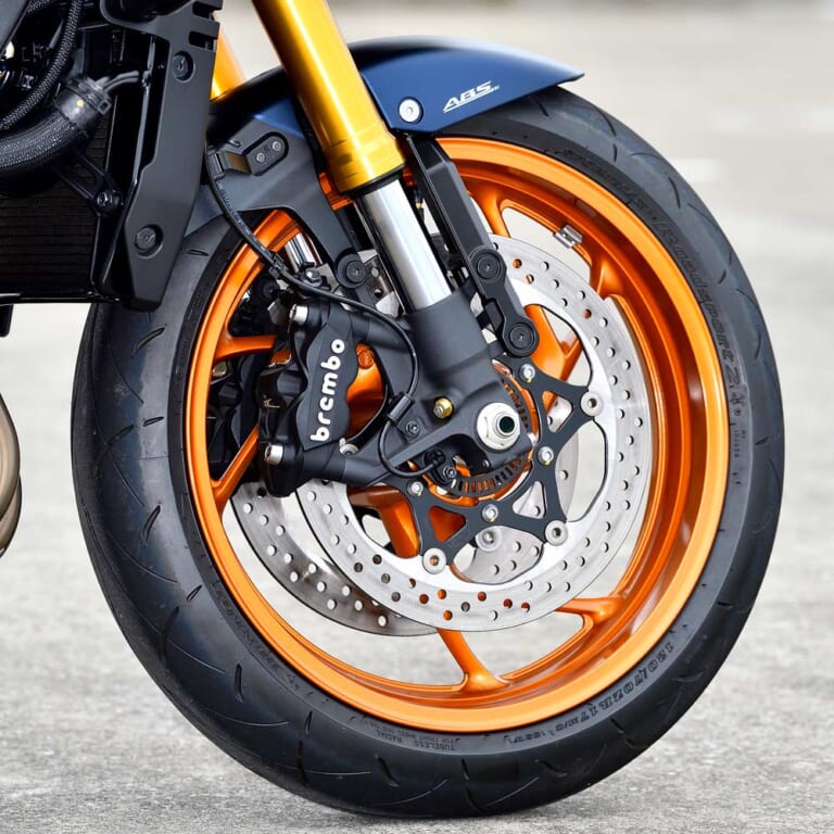 SUZUKI KATANA|スズキKATANA:最新国産大型ネオクラ比較試乗インプレ【異形から伝説へ。その歴史は繰り返すのか?】
