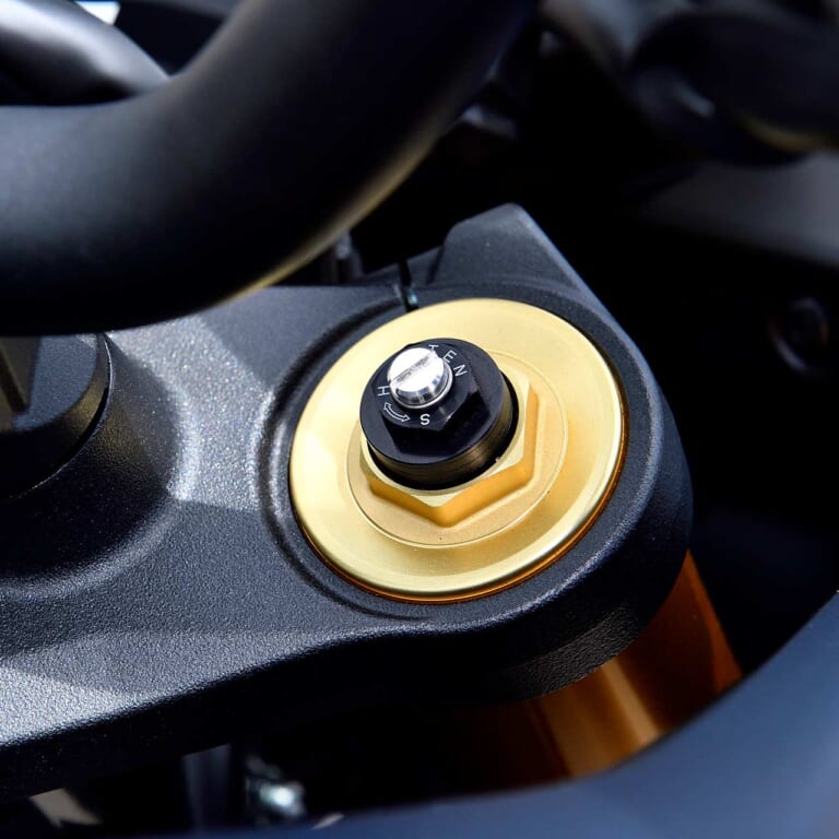 SUZUKI KATANA|スズキKATANA:最新国産大型ネオクラ比較試乗インプレ【異形から伝説へ。その歴史は繰り返すのか?】