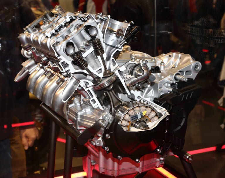 HONDA CBR1000RR-R FIREBLADE SP|ホンダ CBR1000RR-R FIREBLADE SP ディテール解説【スペックを落とさず新規制に対応】