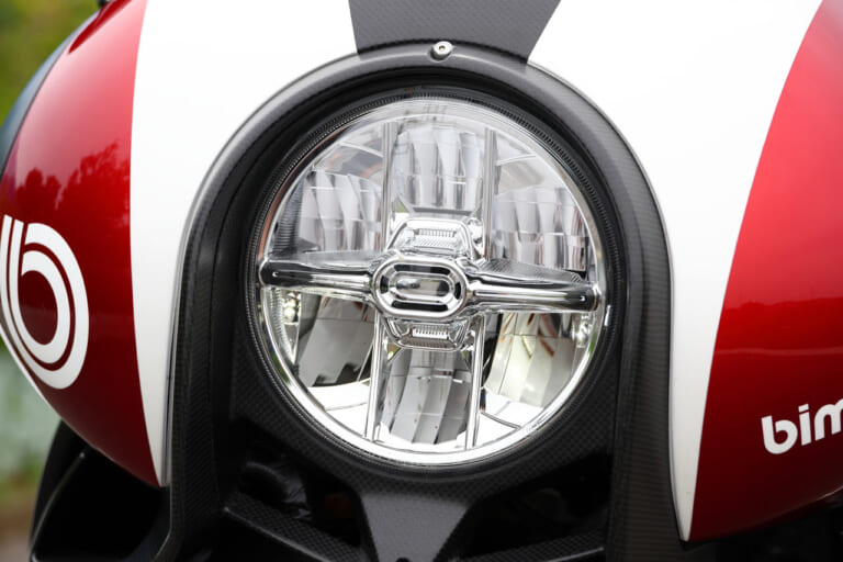 ビモータ KB4|ヘッドライト|ビモータ KB4 試乗インプレッション【軽さ! 短さ! が様々なメリットに直結!】