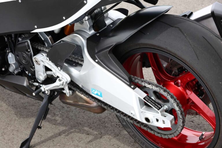 ビモータ KB4|スイングアーム|ビモータ KB4 試乗インプレッション【軽さ! 短さ! が様々なメリットに直結!】
