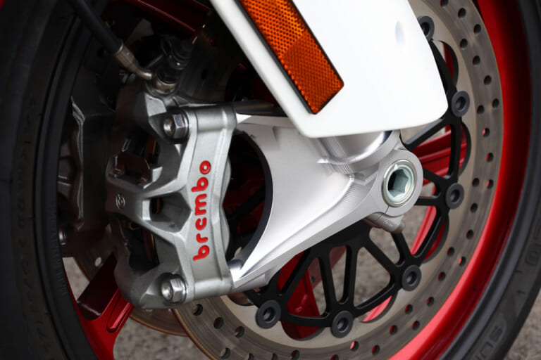 ビモータ KB4|ブレーキ|ビモータ KB4 試乗インプレッション【軽さ! 短さ! が様々なメリットに直結!】