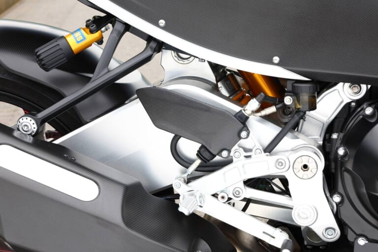 ビモータ KB4|リヤサスペンション|ビモータ KB4 試乗インプレッション【軽さ! 短さ! が様々なメリットに直結!】