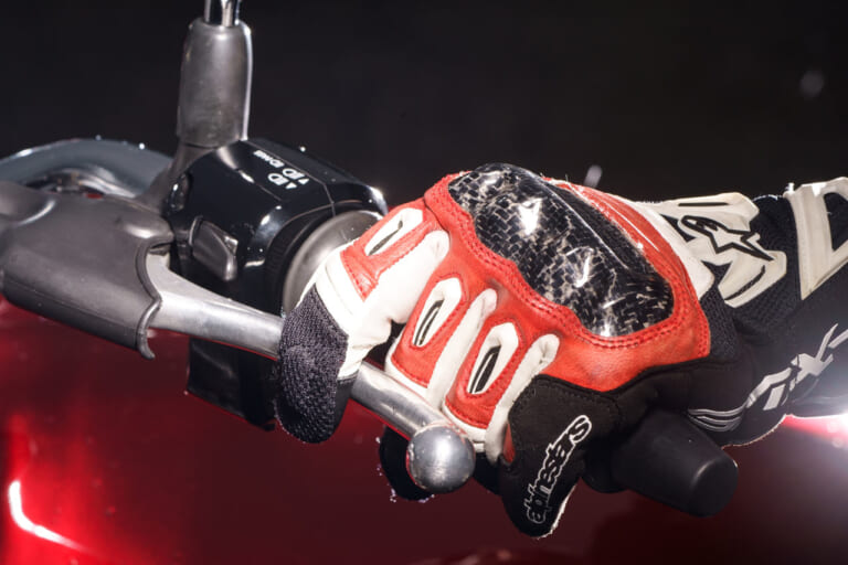 半クラのイメージ|Q33:発進が苦手……。上手な半クラッチの仕方/使い方を教えてっ!【30秒でわかる! バイクの疑問】