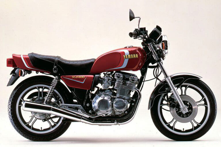 ’80 YAMAHA XJ400/D|なぜ46馬力の“旧式”が最強レプリカに勝てたのか? ゼファーが証明した、日本の公道で最も「気持ちいい」バイクの正体【400ccの歴史:1970~1980年代】