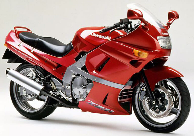 ’90 ZZ-R400|なぜ46馬力の“旧式”が最強レプリカに勝てたのか? ゼファーが証明した、日本の公道で最も「気持ちいい」バイクの正体【400ccの歴史:1970~1980年代】