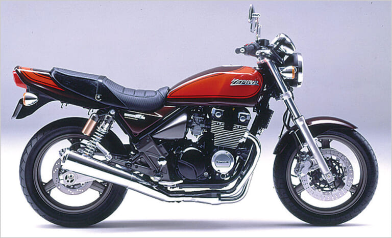 KAWASAKI ZEPHYR χ|火の玉カラー|1990年代後半のネイキッド進化論!ZRX・CB400SF Version R・インパルスSが追求した「スポーツ」の極致【400ccバイクの歴史】
