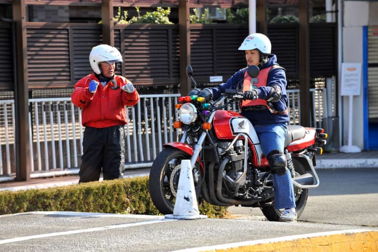 免許試験場イメージ|ゼファーか、XJRか、それともイナズマか。リッターバイクに負けない「本物」を追求した名車たちの群像劇【400ccバイクの歴史:1990年代後半~2000年代】