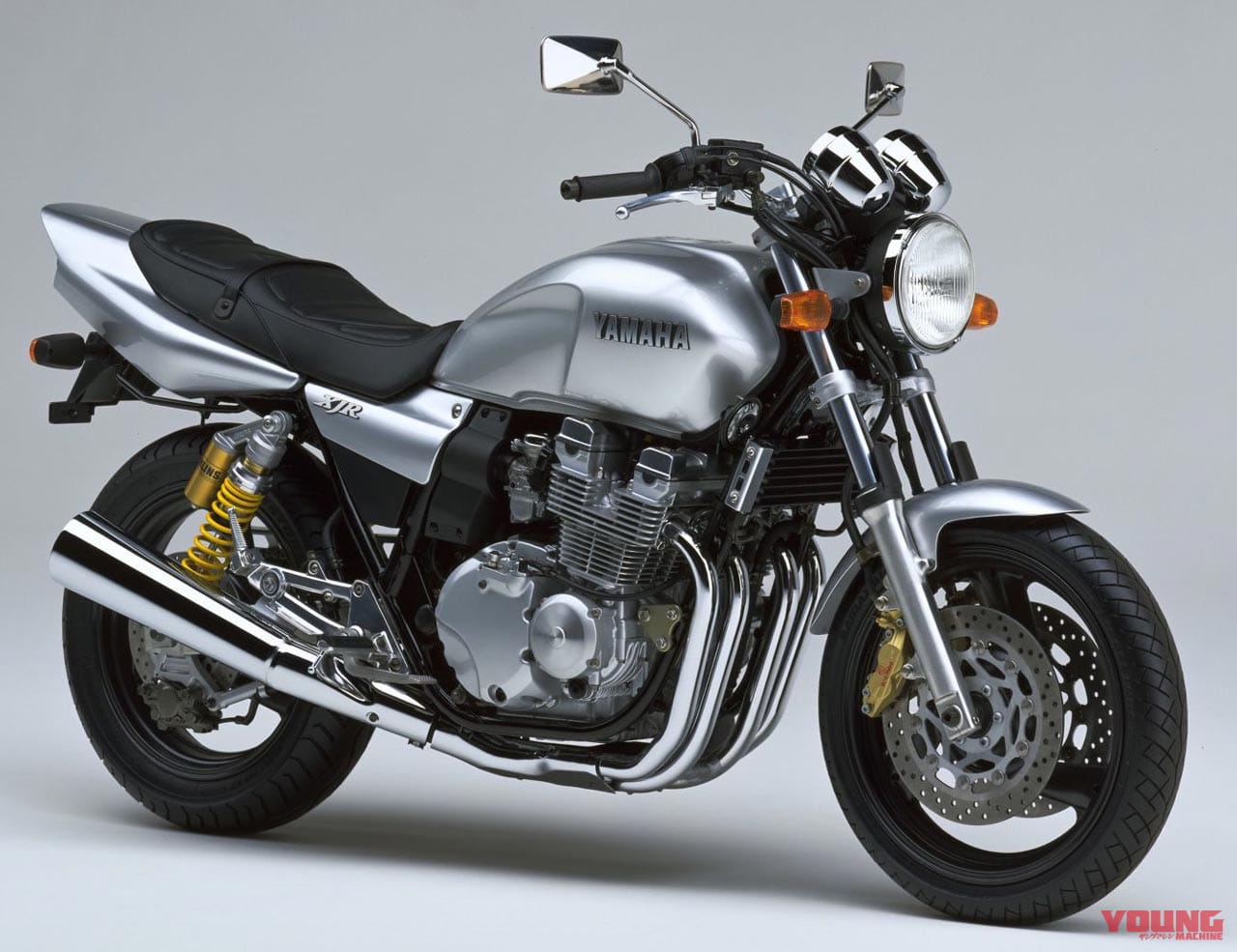 YAMAHA XJR400R|ゼファーか、XJRか、それともイナズマか。リッターバイクに負けない「本物」を追求した名車たちの群像劇【400ccバイクの歴史:1990年代後半~2000年代】