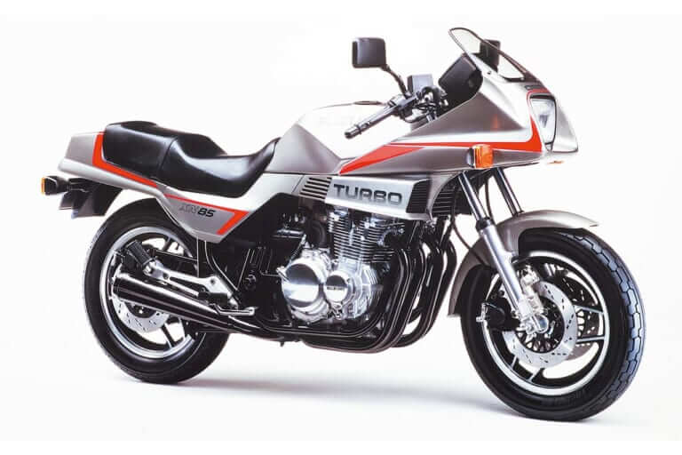 スズキ XN85|「実は油冷の元祖?!」スズキ流ターボバイクは当時最先端の装備も搭載:1982 スズキXN85【あの素晴らしい名車をもう一度】