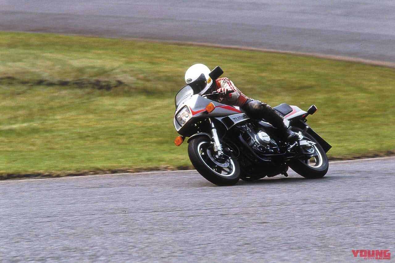 |「実は油冷の元祖?!」スズキ流ターボバイクは当時最先端の装備も搭載:1982 スズキXN85【あの素晴らしい名車をもう一度】