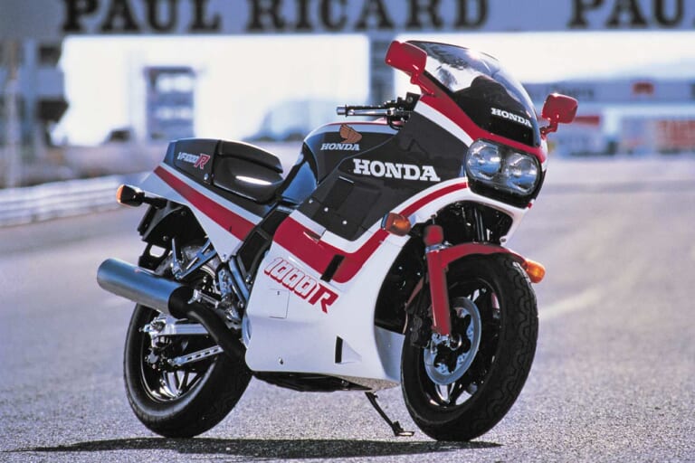 ホンダ VF1000R|「ホンダV4こそ最速」公道無敵を誇った水冷モデル:1984 ホンダVF1000R【あの素晴らしい名車をもう一度】
