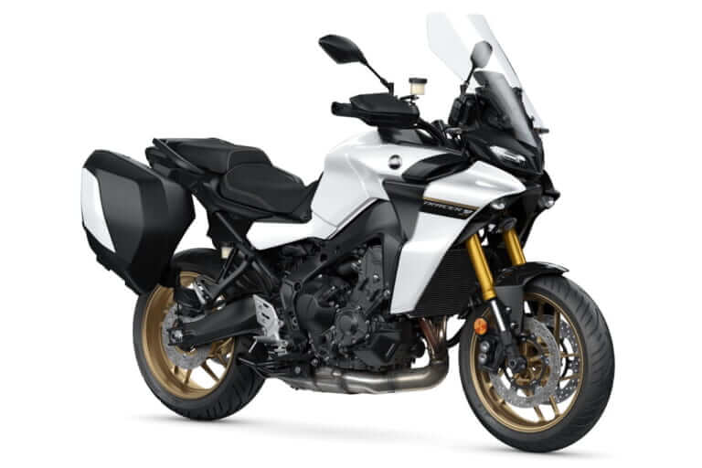 ヤマハ|トレーサー9 GT|欧州仕様|2023年モデル|ヤマハ新型「トレーサー9GT+」登場! レーダー連動ブレーキ制御って?! 前車追従クルコン、7インチメーターも新装備【欧州】