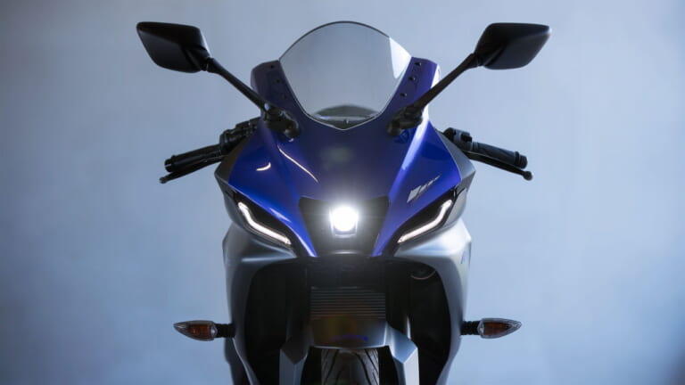 ヤマハ|R125|YZF-R125|欧州仕様|2023年モデル|ヤマハ新型「R125(YZF-R125)」登場! R7顔でトラコン、スマホ連動カラーメーターを装備【欧州】